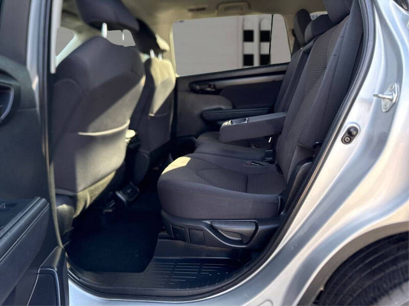 2021 Toyota Highlander LE