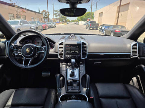 2016 Porsche Cayenne S