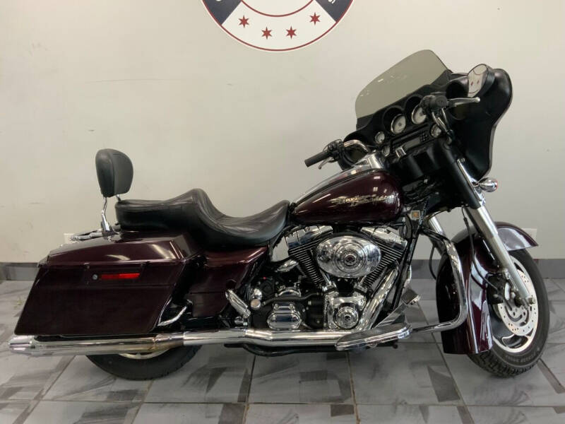 2006 Harley-Davidson Street Glide for sale at CHICAGO CYCLES & MOTORSPORTS INC. in Batavia IL