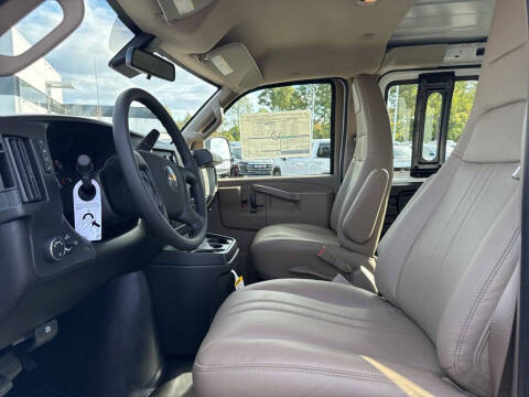 2025 Chevrolet Express 2500