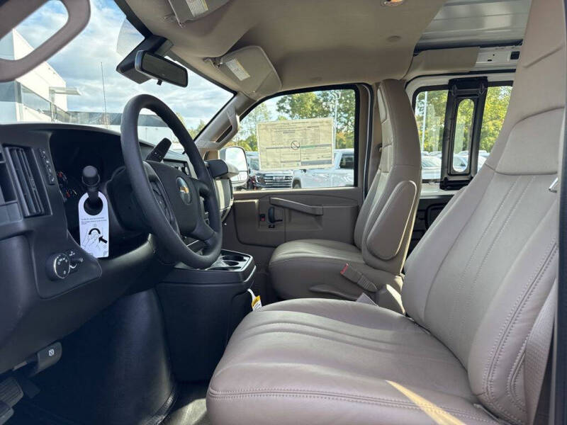 2025 Chevrolet Express 2500