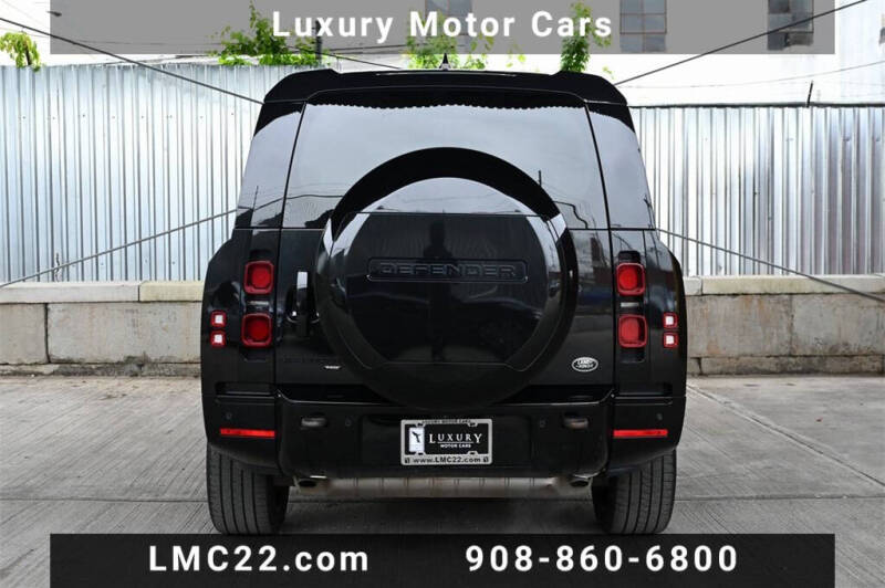 2023 Land Rover Defender 130 X-Dynamic SE