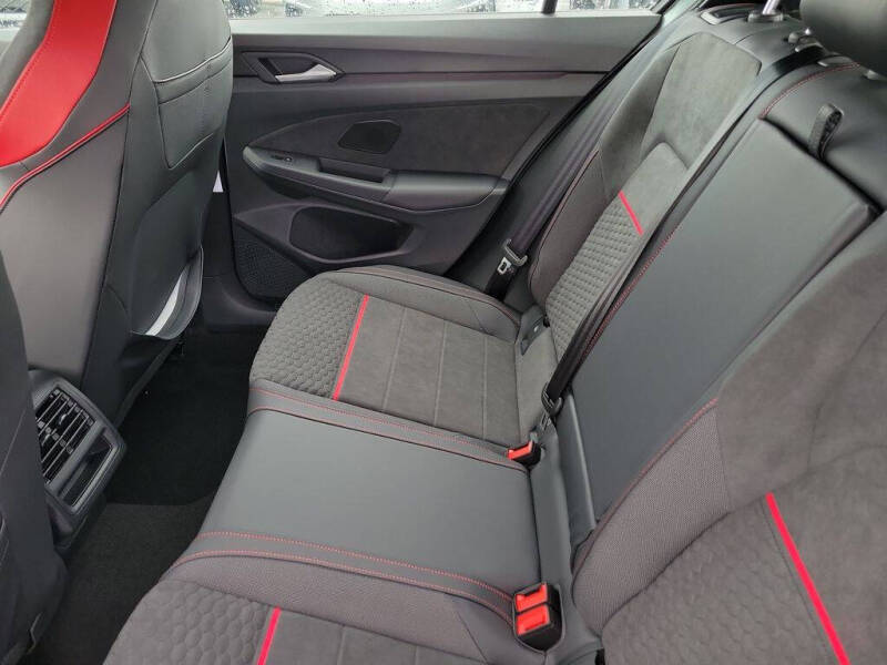2026 Volkswagen Golf GTI SE