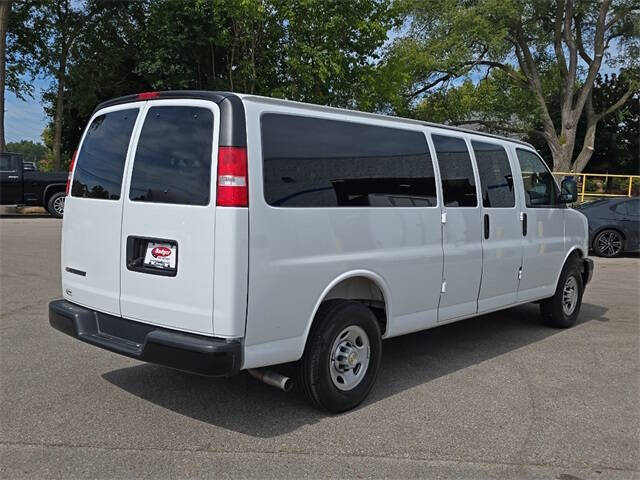2025 Chevrolet Express LS 3500