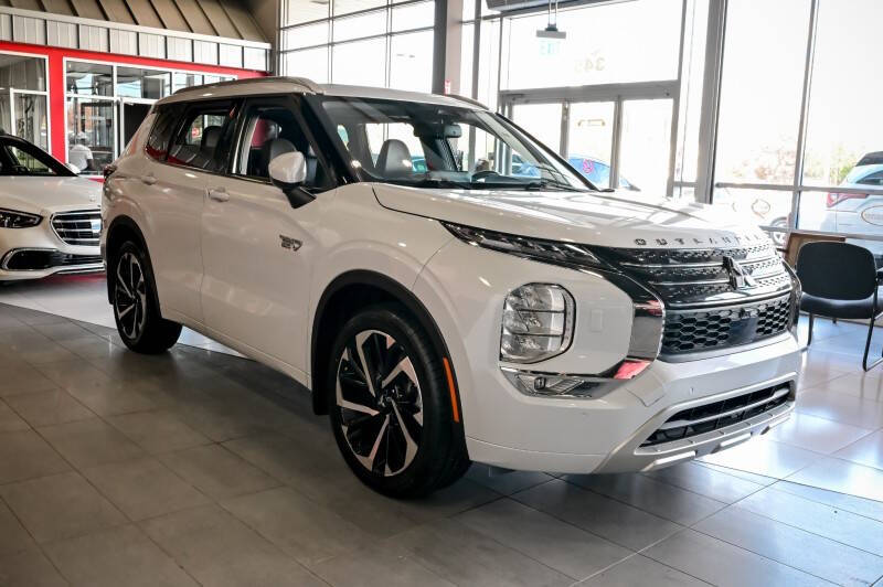 2023 Mitsubishi Outlander PHEV 40th Anniversary