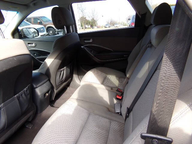 2017 Hyundai Santa Fe SE