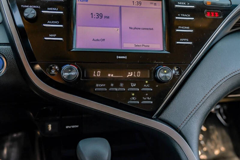 2020 Toyota Camry Hybrid LE