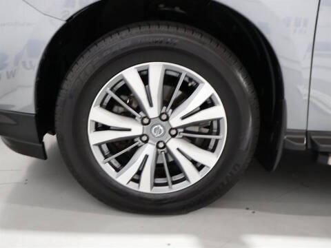 2020 Nissan Pathfinder SV