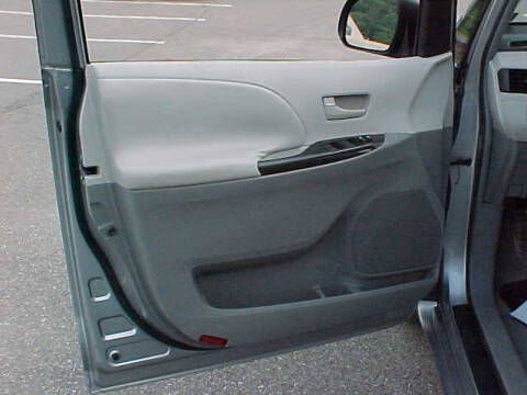 2011 Toyota Sienna Base 7-Passenger