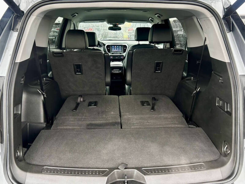 2022 GMC Acadia SLT