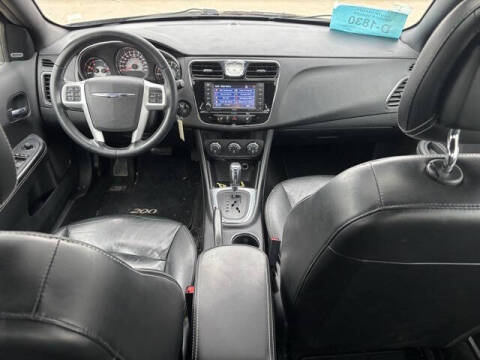 2013 Chrysler 200 Limited