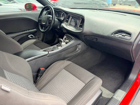 2021 Dodge Challenger SXT