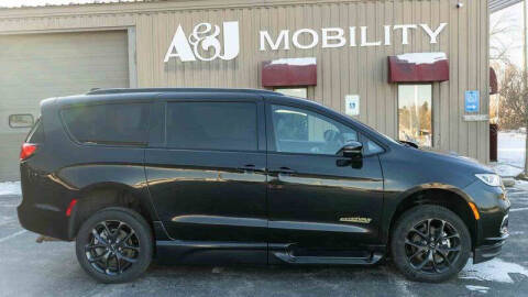 2022 Chrysler Pacifica Touring L