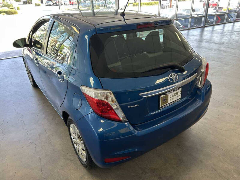 2012 Toyota Yaris 5-Door LE