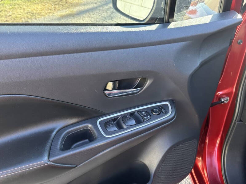 2021 Nissan Versa SR