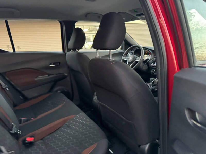 2024 Nissan Kicks SR