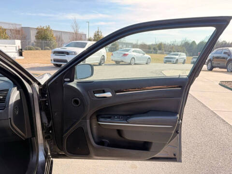 2023 Chrysler 300 S V6