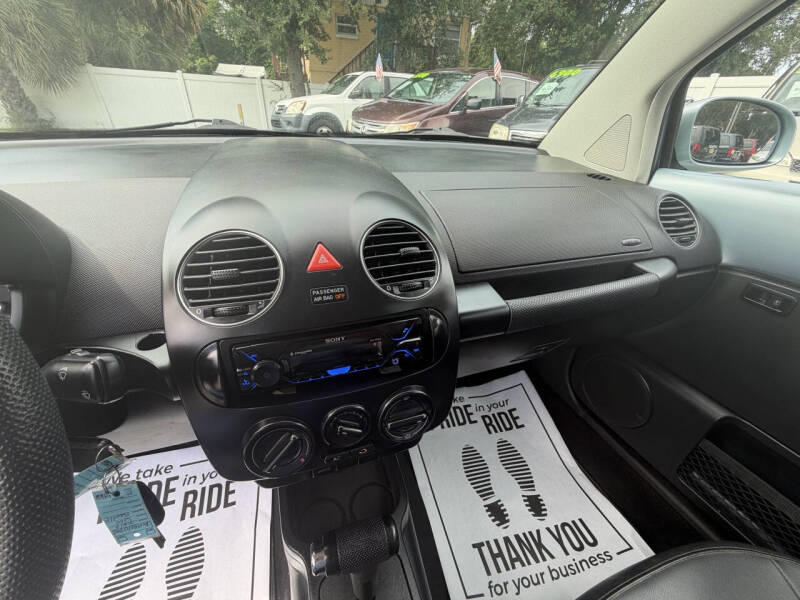 2010 Volkswagen New Beetle