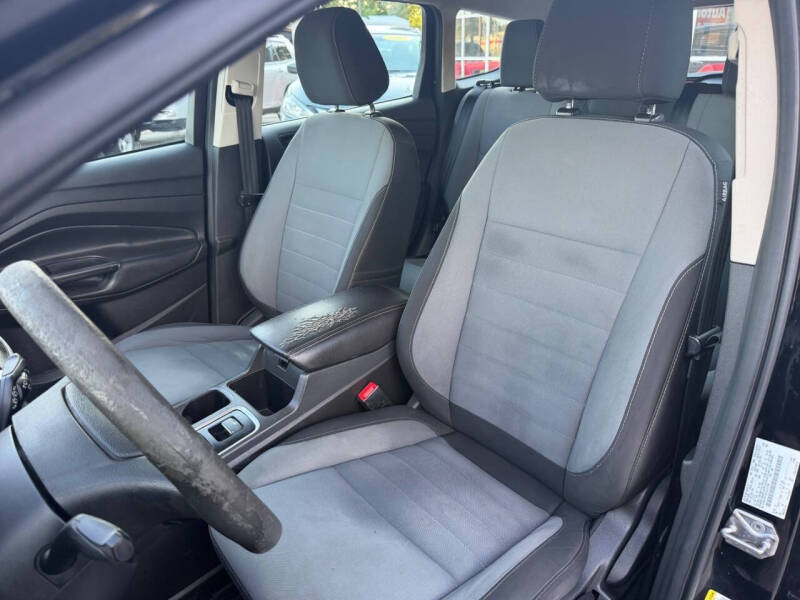 2017 Ford Escape S