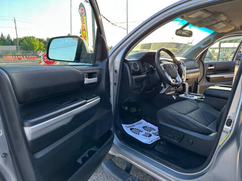 2015 Toyota Tundra SR5