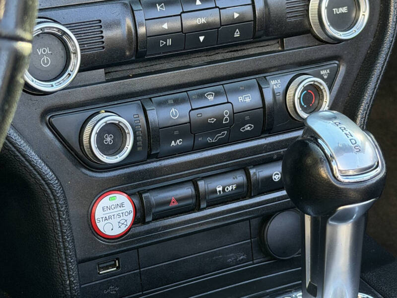 2017 Ford Mustang V6