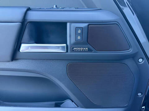 2025 Land Rover Defender 110 P500 X-Dynamic SE