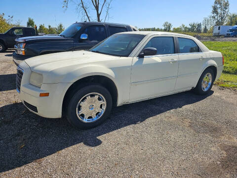 2005 Chrysler 300 for sale at RIDE NOW AUTO SALES INC in Medina OH