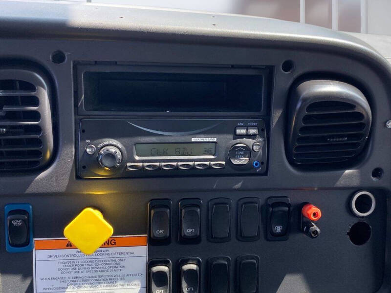2015 Freightliner 108 SD