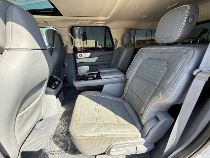 2018 Lincoln Navigator Black Label