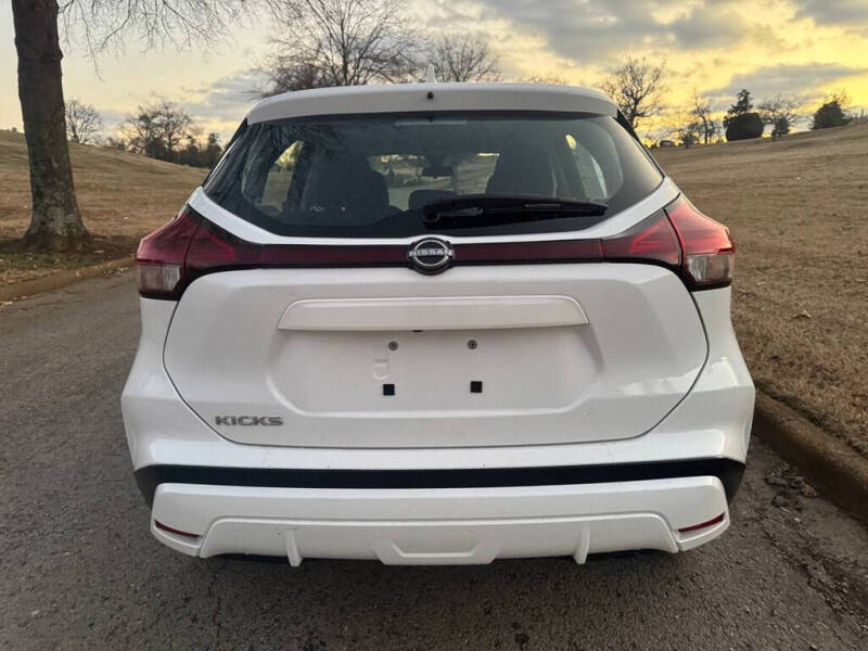 2023 Nissan Kicks S