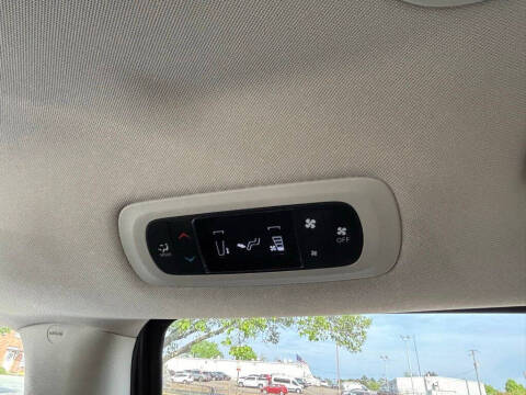 2021 Chrysler Voyager L