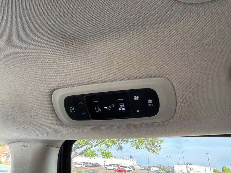 2021 Chrysler Voyager L