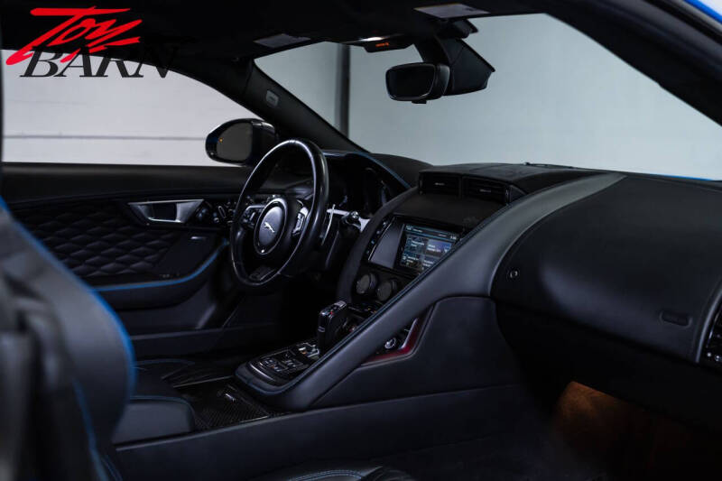 2017 Jaguar F-TYPE SVR