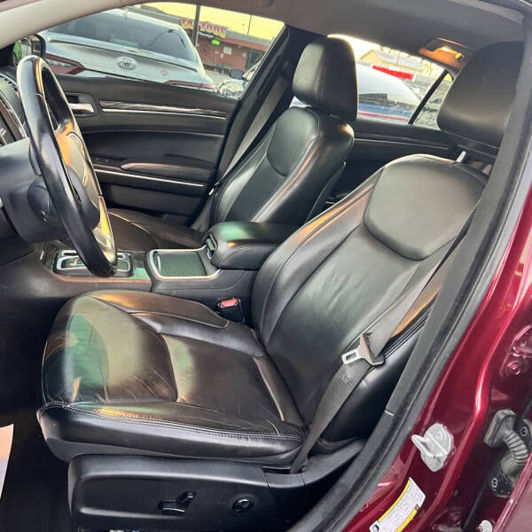 2019 Chrysler 300 Touring