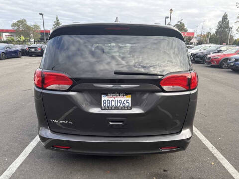 2017 Chrysler Pacifica Touring