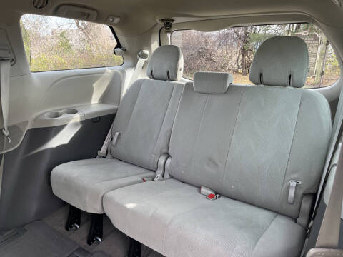 2016 Toyota Sienna L 7-Passenger