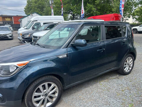 2017 Kia Soul +