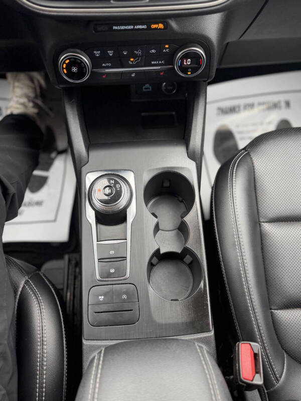 2020 Ford Escape SEL