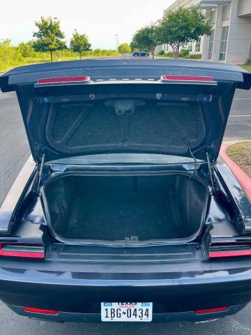 2017 Dodge Challenger SXT Plus
