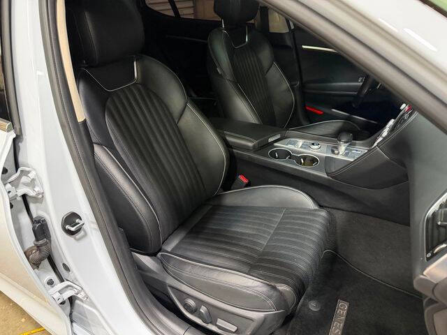 2022 Genesis G70