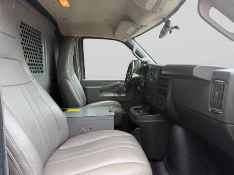 2023 GMC Savana 2500