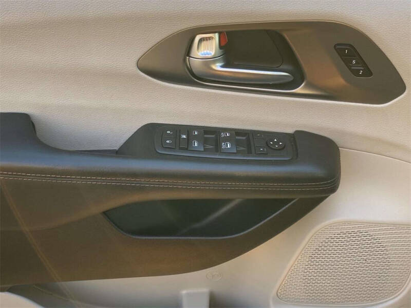 2020 Chrysler Pacifica Touring L