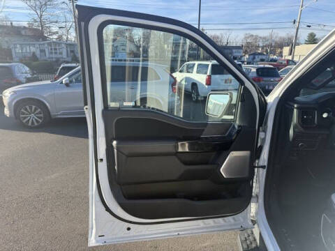 2022 Ford F-150 Lightning Platinum