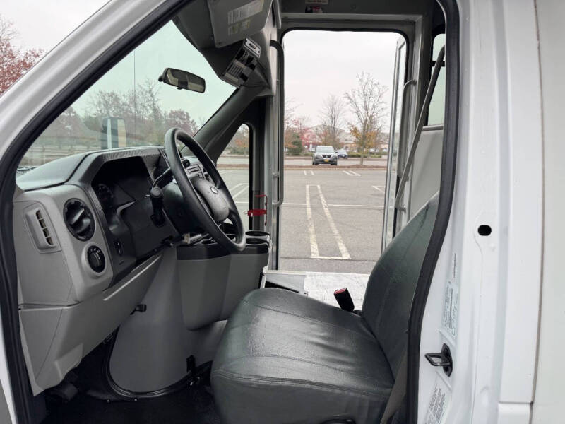 2016 Ford E-350