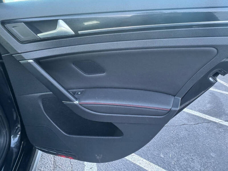 2017 Volkswagen Golf GTI SE