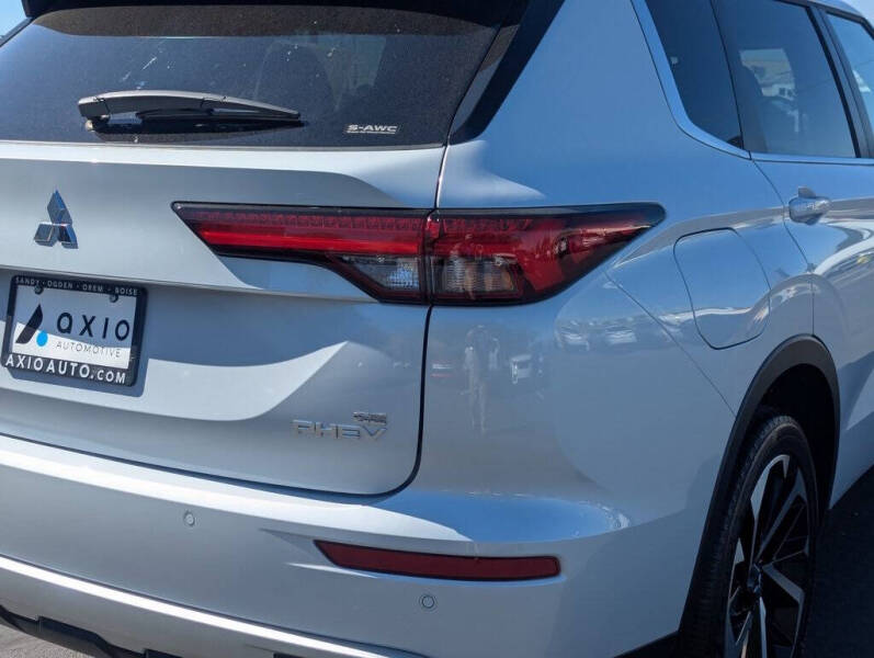 2025 Mitsubishi Outlander PHEV SE
