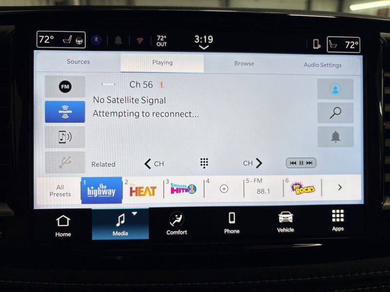 2027 Chrysler Pacifica Select
