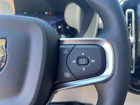 2026 Volvo XC40 B5 Ultra