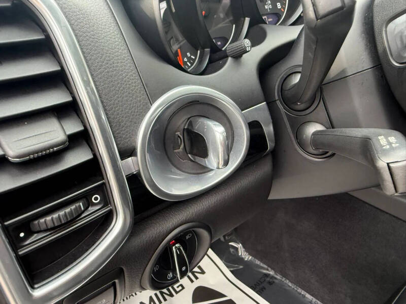 2018 Porsche Cayenne Platinum Edition