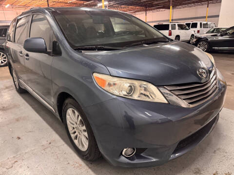 2016 Toyota Sienna XLE Premium 8-Passenger